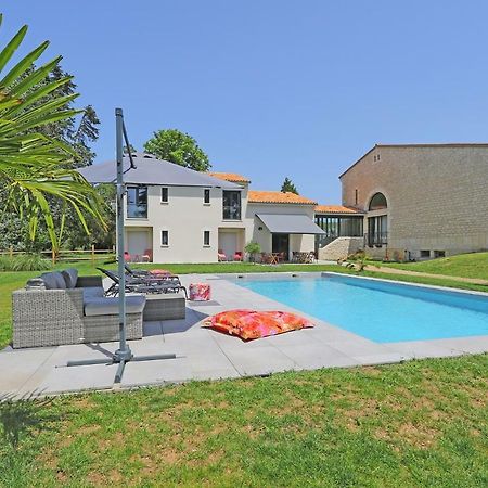 L Esprit Du Clain Chambres D Hotes Bandb De Standing Proches Du Futuroscope Golf Et Lac De St Cyr Naintre エクステリア 写真