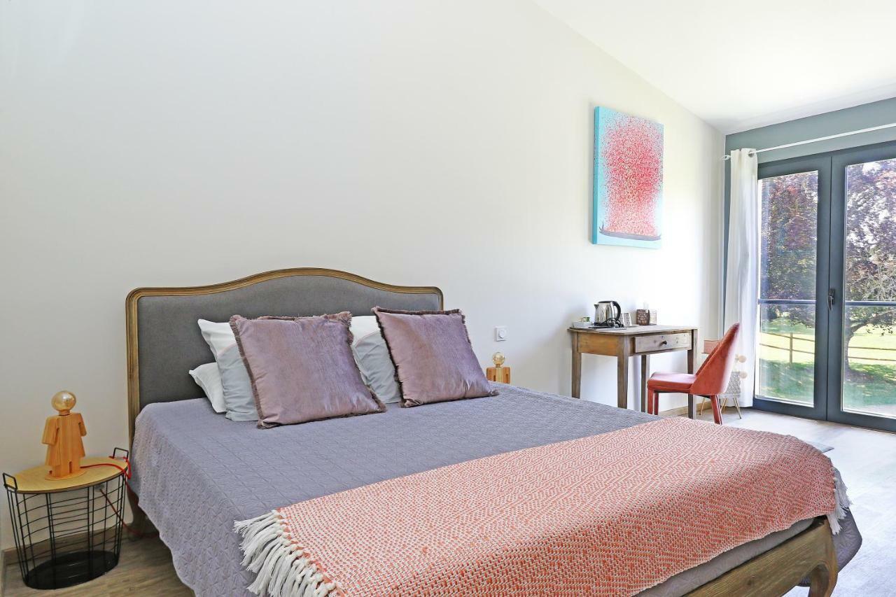 L Esprit Du Clain Chambres D Hotes Bandb De Standing Proches Du Futuroscope Golf Et Lac De St Cyr Naintre エクステリア 写真