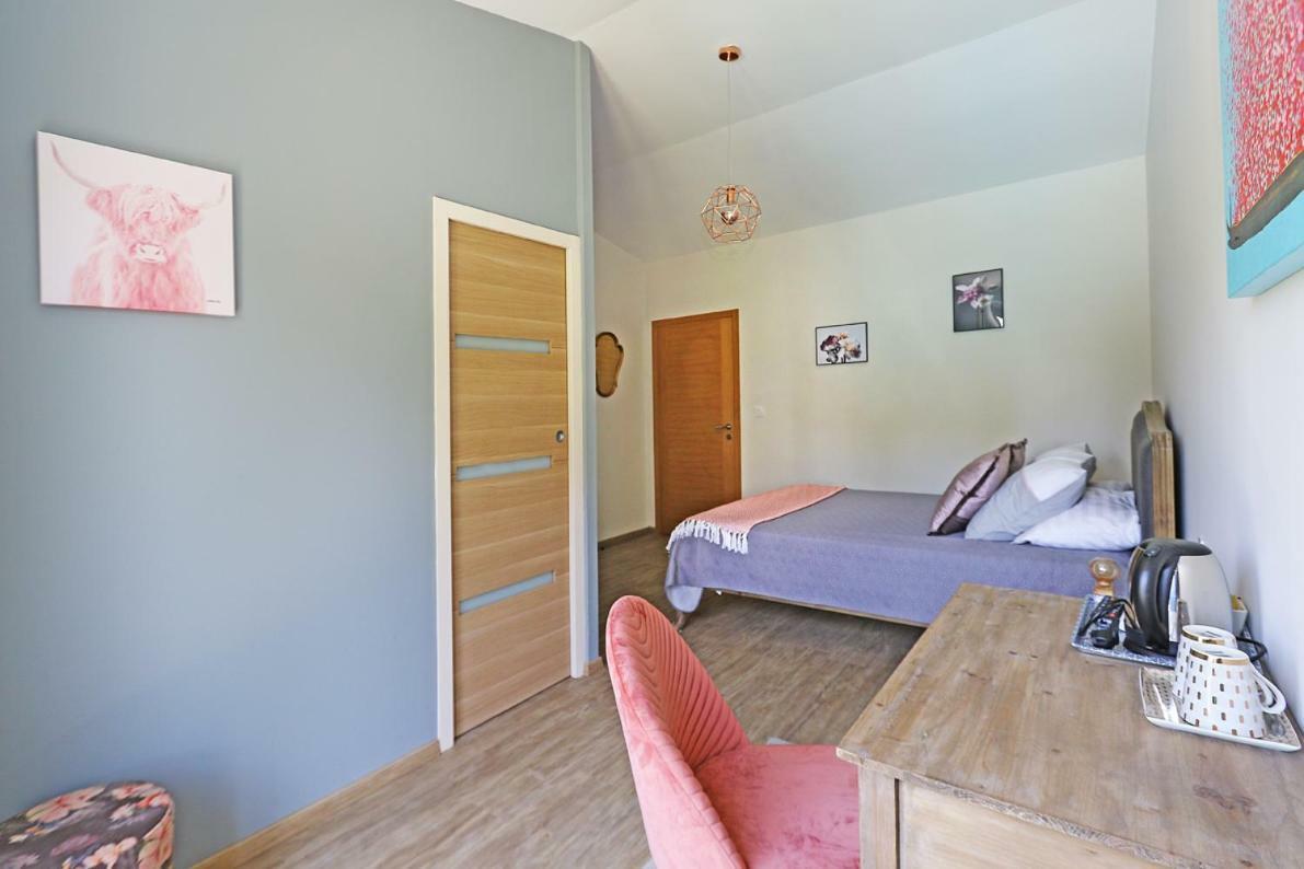 L Esprit Du Clain Chambres D Hotes Bandb De Standing Proches Du Futuroscope Golf Et Lac De St Cyr Naintre エクステリア 写真